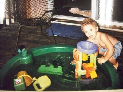 raiden playing in his baby pool